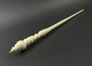 Wand spindle in holly