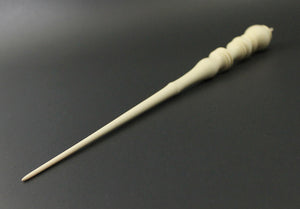 Wand spindle in holly