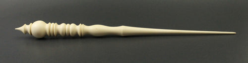 Wand spindle in holly