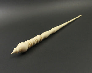 Wand spindle in holly