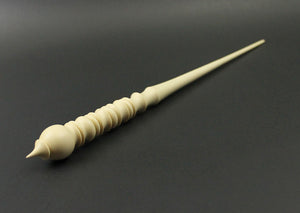 Wand spindle in holly