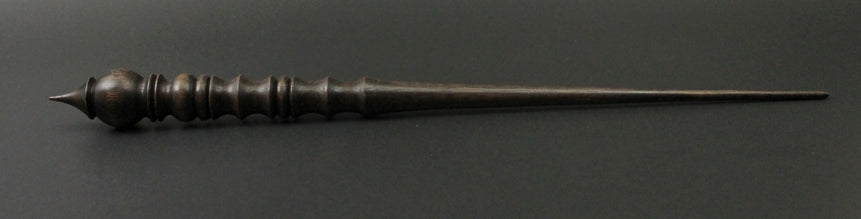 Wand spindle in walnut