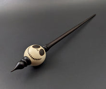Load image into Gallery viewer, Bead spindle in holly and ebonized walnut