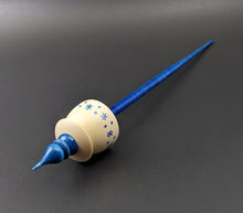 Load image into Gallery viewer, Teacup spindle in holly and hand dyed curly maple