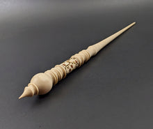 Load image into Gallery viewer, Wand spindle in curly maple