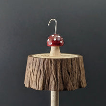 Load image into Gallery viewer, Toadstool stump drop spindle in walnut and curly maple