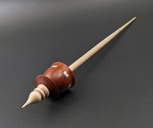Load image into Gallery viewer, Teacup spindle in redheart and curly maple