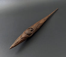 Load image into Gallery viewer, Phang spindle in walnut
