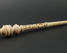 Load image into Gallery viewer, Wand spindle in curly maple and bloodwood